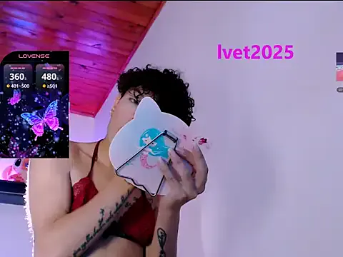 anaisvelvet2025 on StripChat 