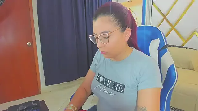 annyfischer on StripChat 