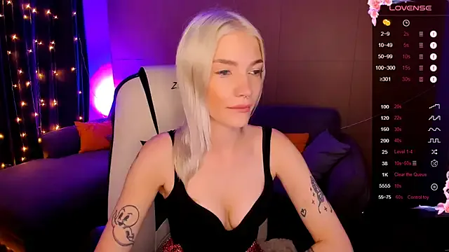 AnyaTaylor_ — Show pretty ass and slap it