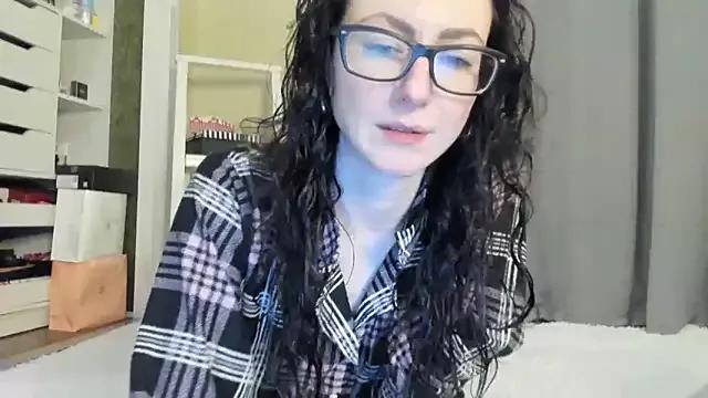 Baby_Jewel — Worship my presense.......