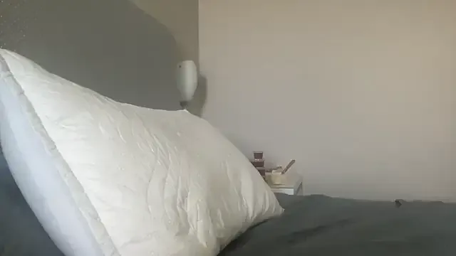 bikinilined on StripChat