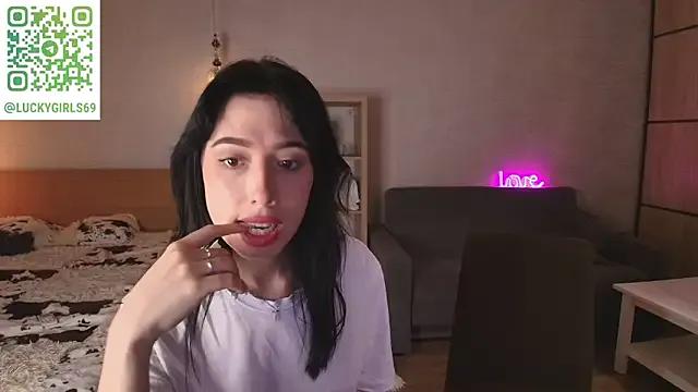 Freechat caressyourself on StripChat