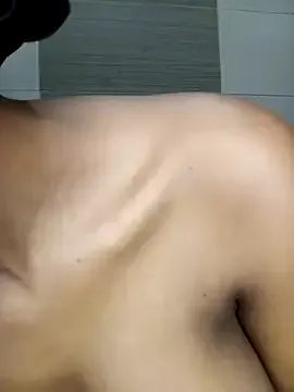 Conniesmall on StripChat 