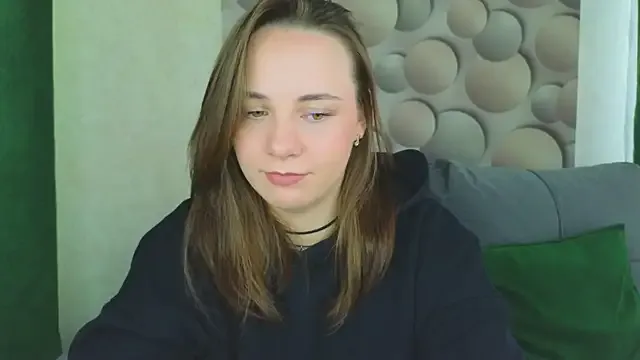 Cute_smile_sharon — Dance naked