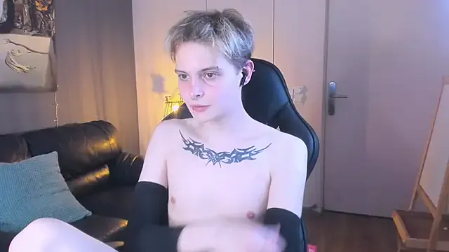 DemianEnglen — NAKED 5 MIN