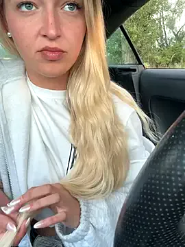 emilypeperoni — Show Boobs 5min 