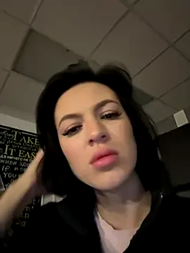 EmmaStars_ on StripChat 