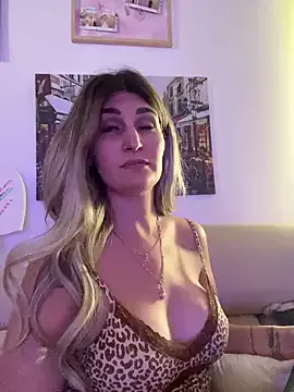 EvelynFrances on StripChat 