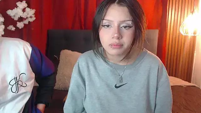 Freechat fyreandfox_ on StripChat