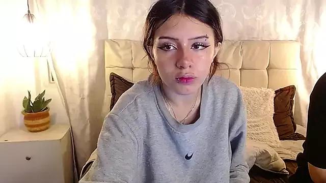 Freechat fyreandfox_ on StripChat
