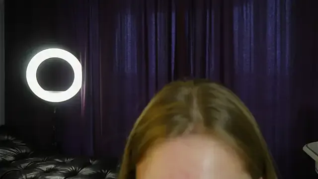 HarrietGeorge on StripChat 