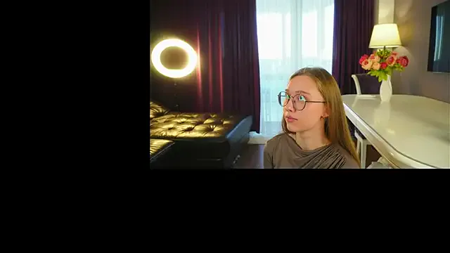 HarrietGeorge on StripChat 