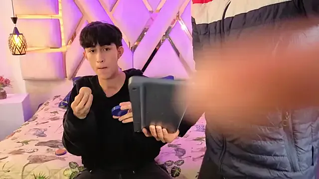 hoot_boyss — cum show