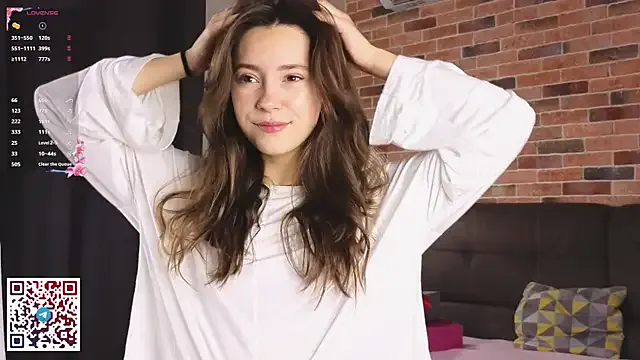 JasminDoroti — Say hi Chloe!
