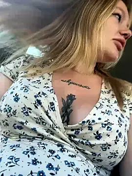 justmilaa — ALL NAKED+SQUIRT IN FULL MALL