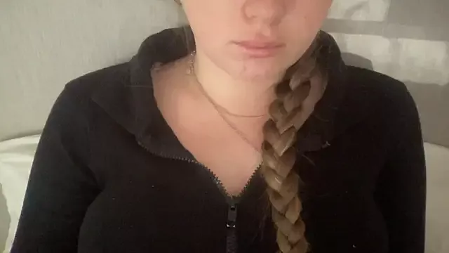 KaraLeee on StripChat 