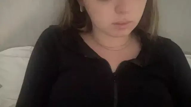 KaraLeee on StripChat 