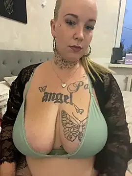 Kathy-Deluxe — Dein Name auf meiner Haut