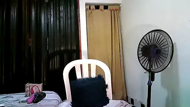 kimmiemm on StripChat 