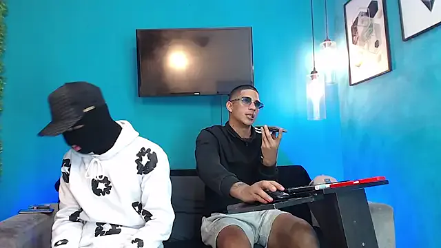 Kings_of_heaven — show 2 cum boy