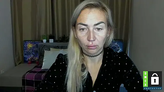 Kiss_julli88I on StripChat