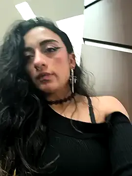 Lila_Desiree — 5 squats in public  + hard spank