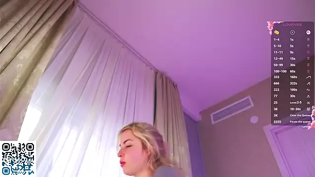 LiliBanger on StripChat 