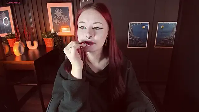 Lily_Moonlight on StripChat 