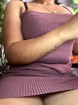 Liulee2 on StripChat 