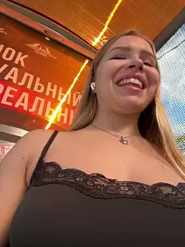 Liza_risky — PUSH THE DILDO TIP IN PUSSY IN TOILET