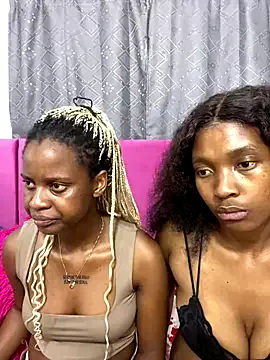 LOLAx01 on StripChat 