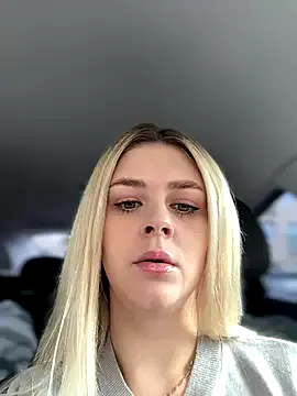 Love_Bri — Make my pussy fucking hot