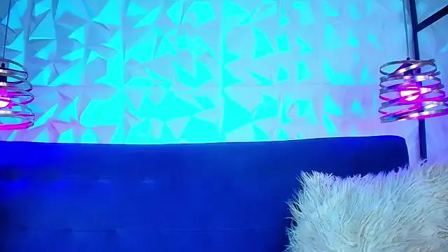 ly_lulu on StripChat 