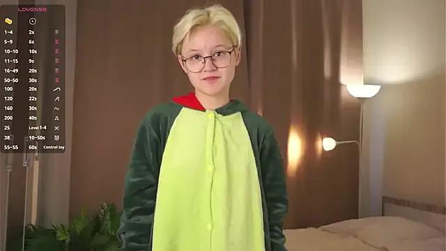 Freechat MargertDoyen on StripChat