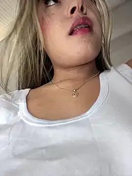 Freechat MayaMoanXXX on StripChat