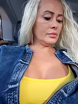 MILFBARBY — Make me squirt in public place