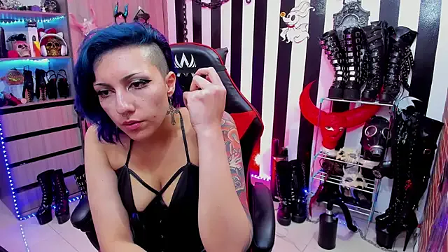 Mistress_Yelena — Worship my highr boots