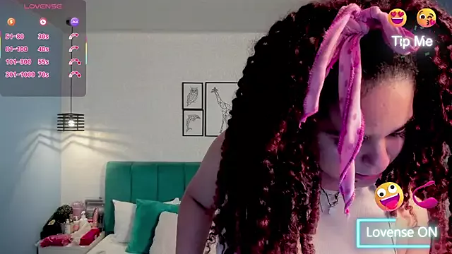 ninna_curly on StripChat 
