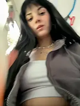 Only_April — FINGER SLIP IN PUSSY IN PUBLIC
