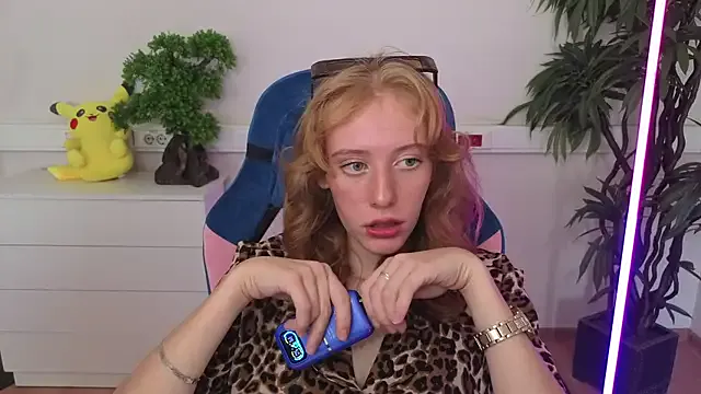 PhyllisWilliams — Tease with shirt