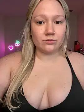 PiggyRose on StripChat 