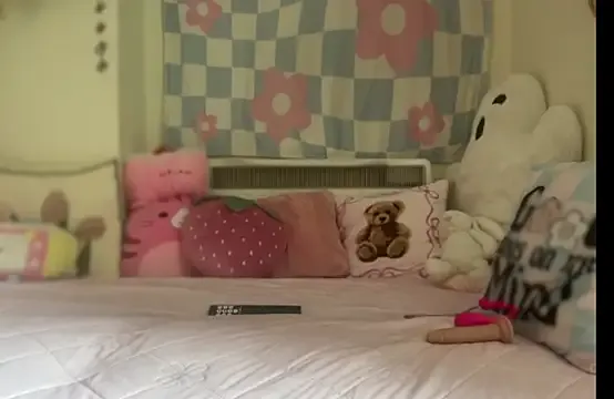 pinkie_piexx — FINGER ON LIVE
