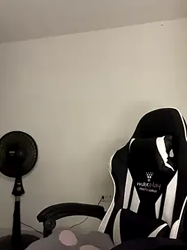 pretty_angela1 — Show Naked + Oil on body