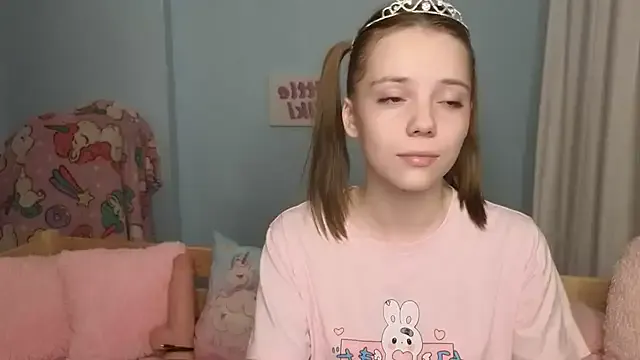 PrincessLittleKiki — undress princess to lingerie:3