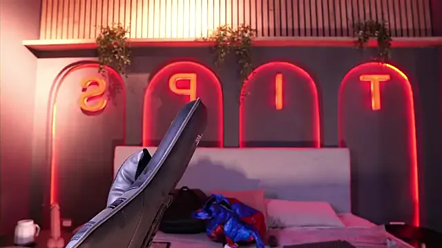 Roma_hells — bounce tits and seductive flirting 
