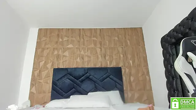 Samy_Blaze — Put ice cube in tits