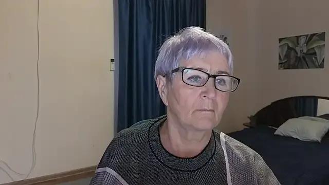 Sandra_Snowflake — erotic dance