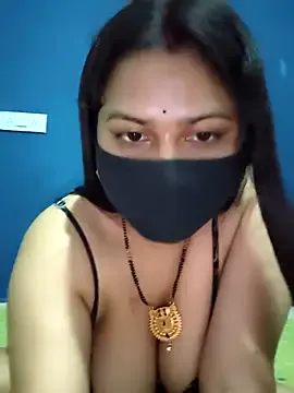 SassyWildCouple — Boobs Oil Massage In Public [1min]