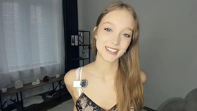 StripChat SerrenaAa is Freechat SerrenaAa — air kiss to start