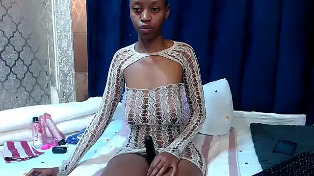 Freechat SexyPetitex25 on StripChat